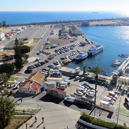 2 Bedroom Stunning Apartment In Torrevieja Ngoại thất bức ảnh