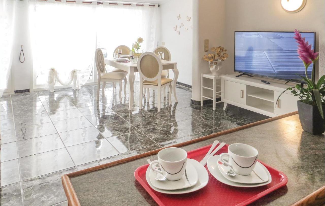 2 Bedroom Stunning Apartment In Torrevieja Ngoại thất bức ảnh