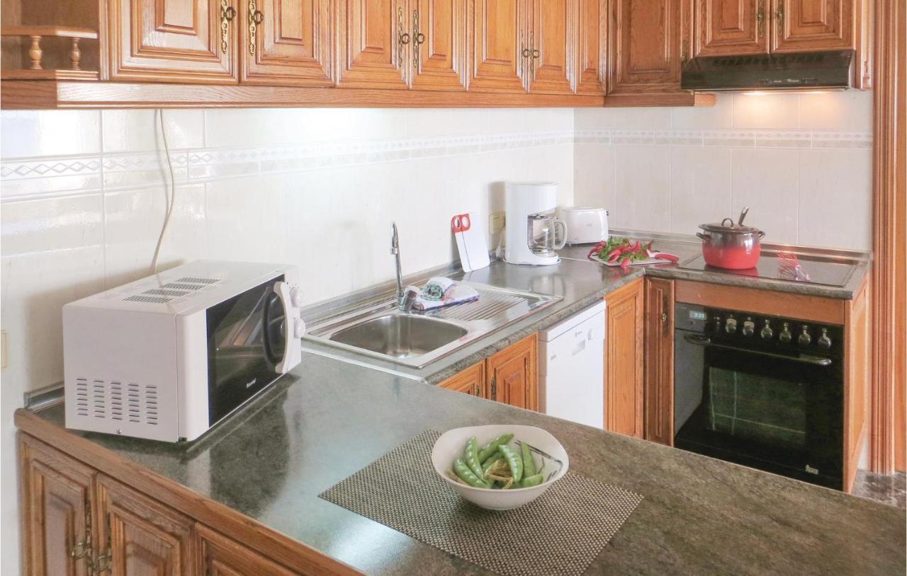 2 Bedroom Stunning Apartment In Torrevieja Ngoại thất bức ảnh