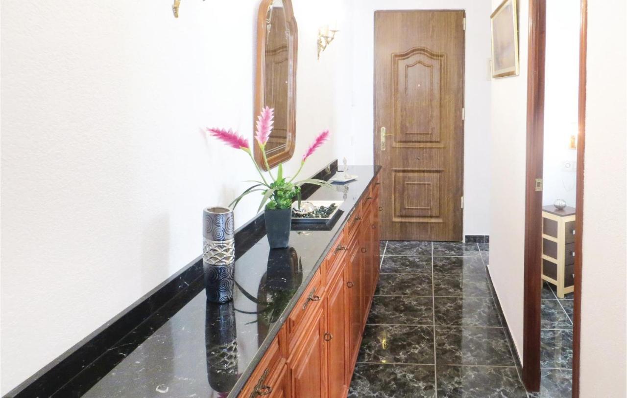 2 Bedroom Stunning Apartment In Torrevieja Ngoại thất bức ảnh